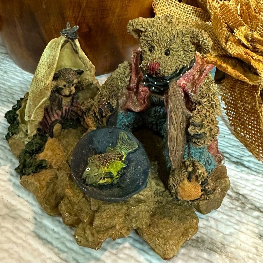 Cottage Collectibles By‎ Ganz Motley&Ricky-Fish is Fryin Figurine